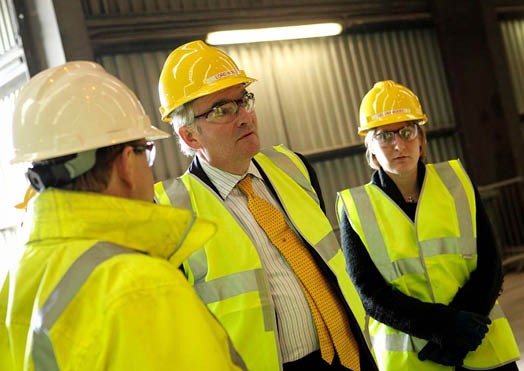 (Photo shoot 1010-041). Lord Henley (centre) and others take a tour of Ratcliffe on Soar power station.